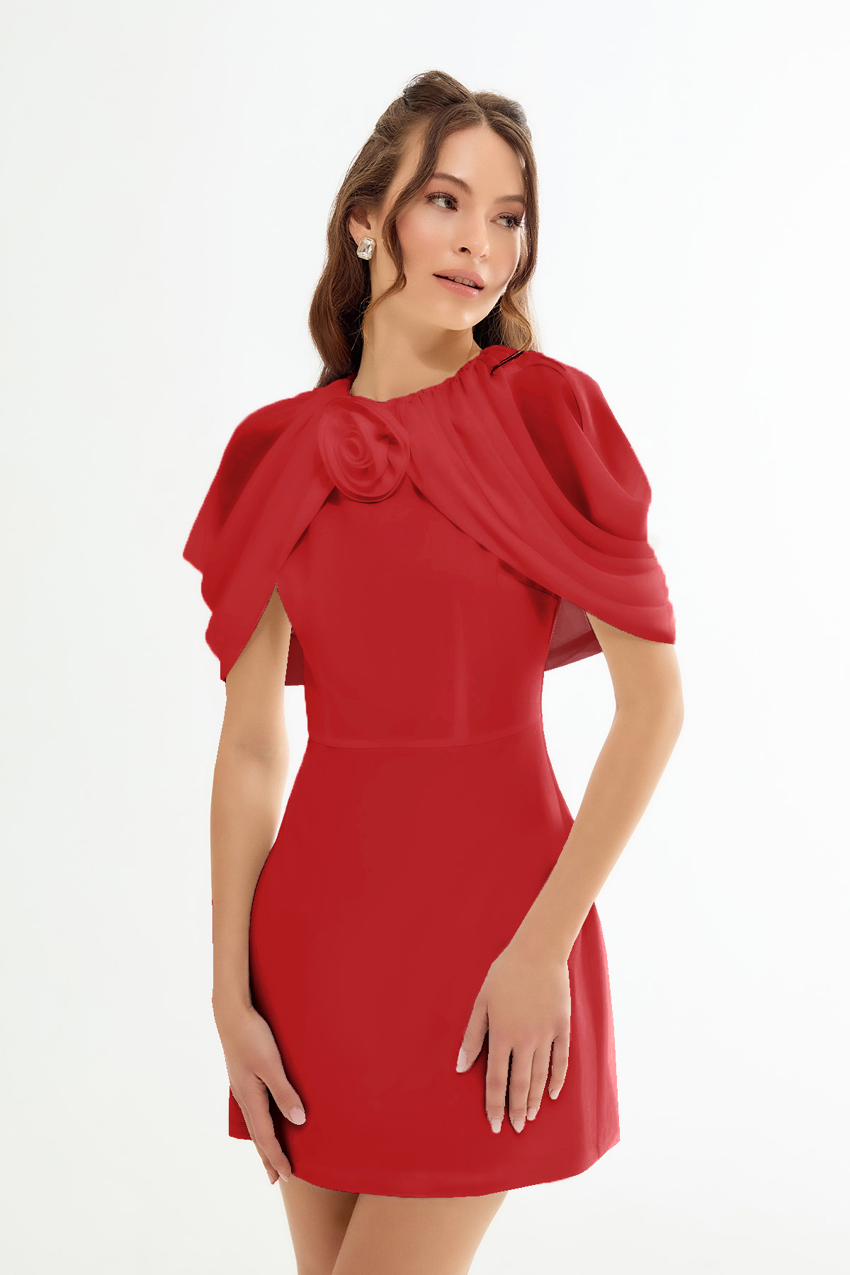 SHERI Gül Detaylı Pelerinli Mini Kırmızı Elbise